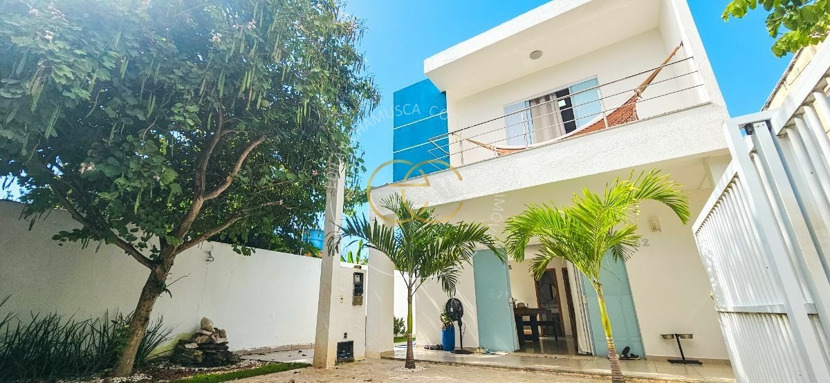 Casa 4 Dormitórios para venda em Camaçari - BA