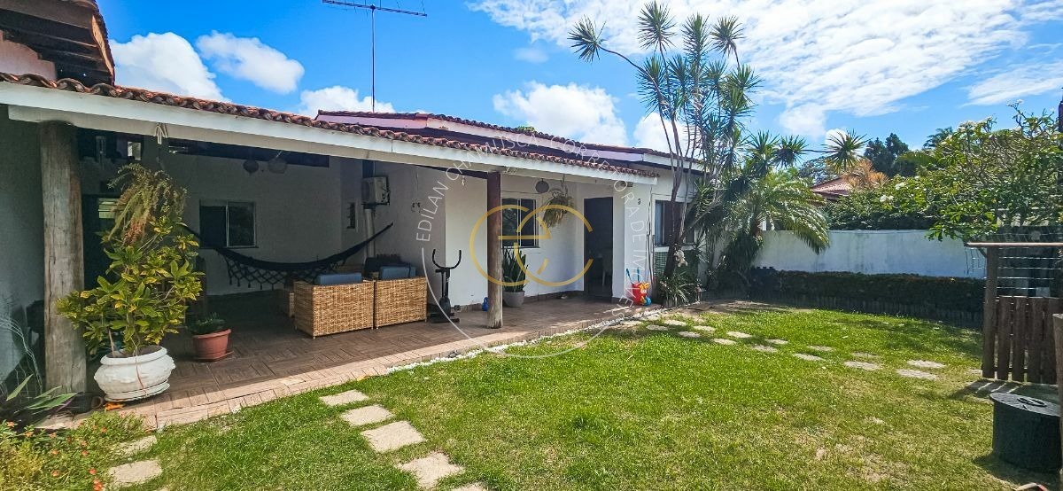 Casa 3 Dormitórios para venda em Camaçari - BA