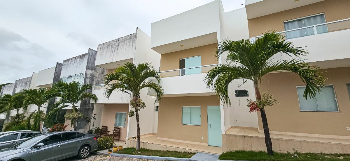 Casa 3 Dormitórios para venda em Camaçari - BA