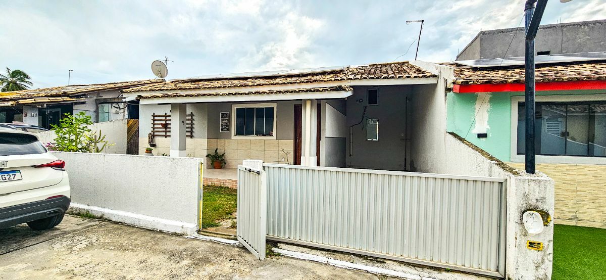 Casa térrea com muito espaço e piscina