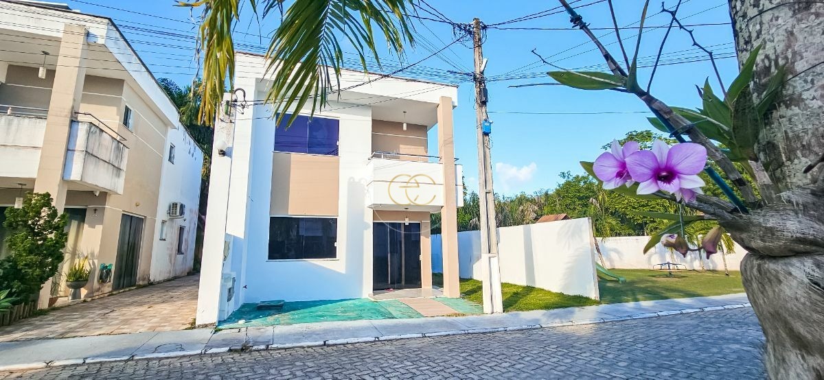 Casa 4 Dormitórios para venda em Camaçari - BA