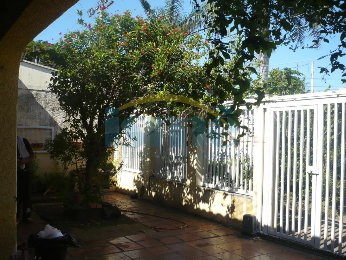 Casa, 3 quartos, 210 m² - Foto 1