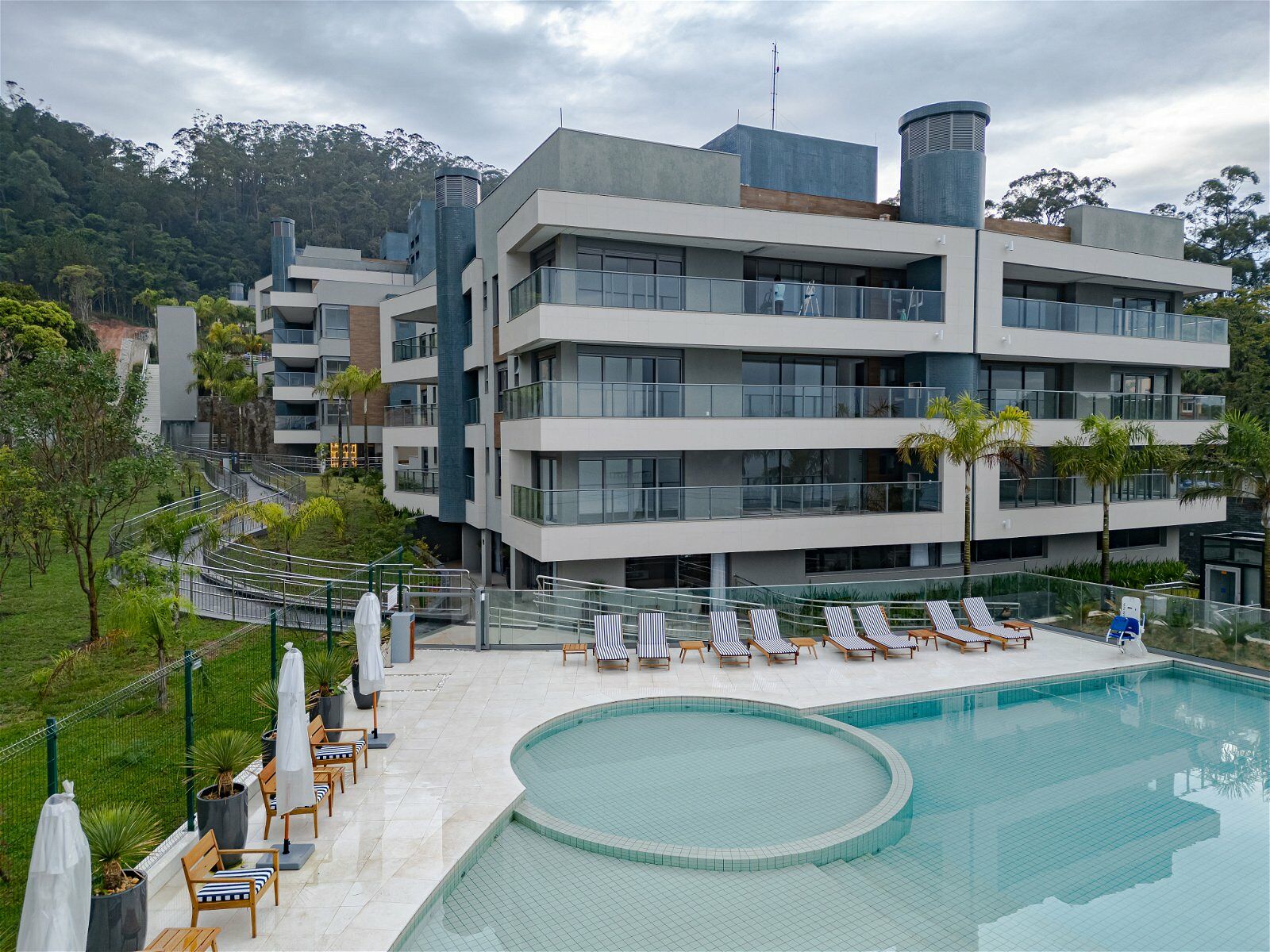 Apartamento, 3 quartos, 165 m² - Foto 1
