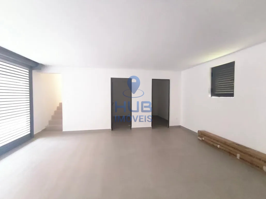 Casa com 3 dormitórios sendo 1 suíte e 2 vagas de garagem em Florianópolis/SC