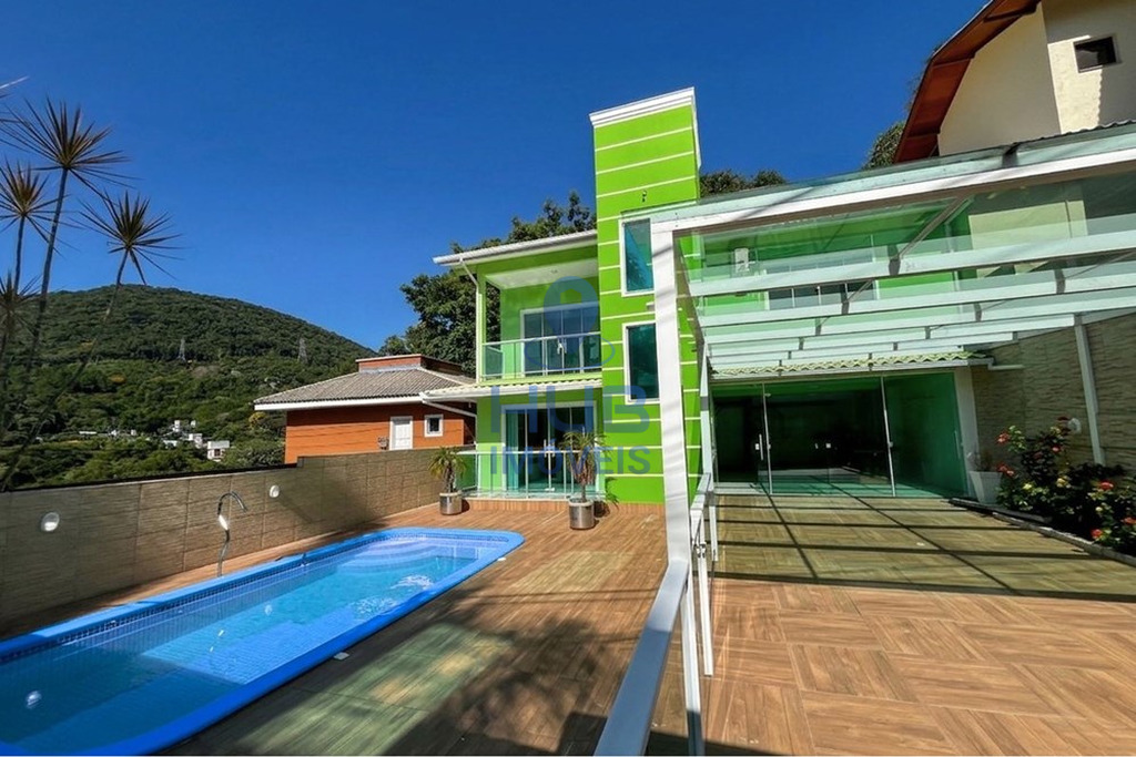 Casa, 4 quartos, 221 m² - Foto 1