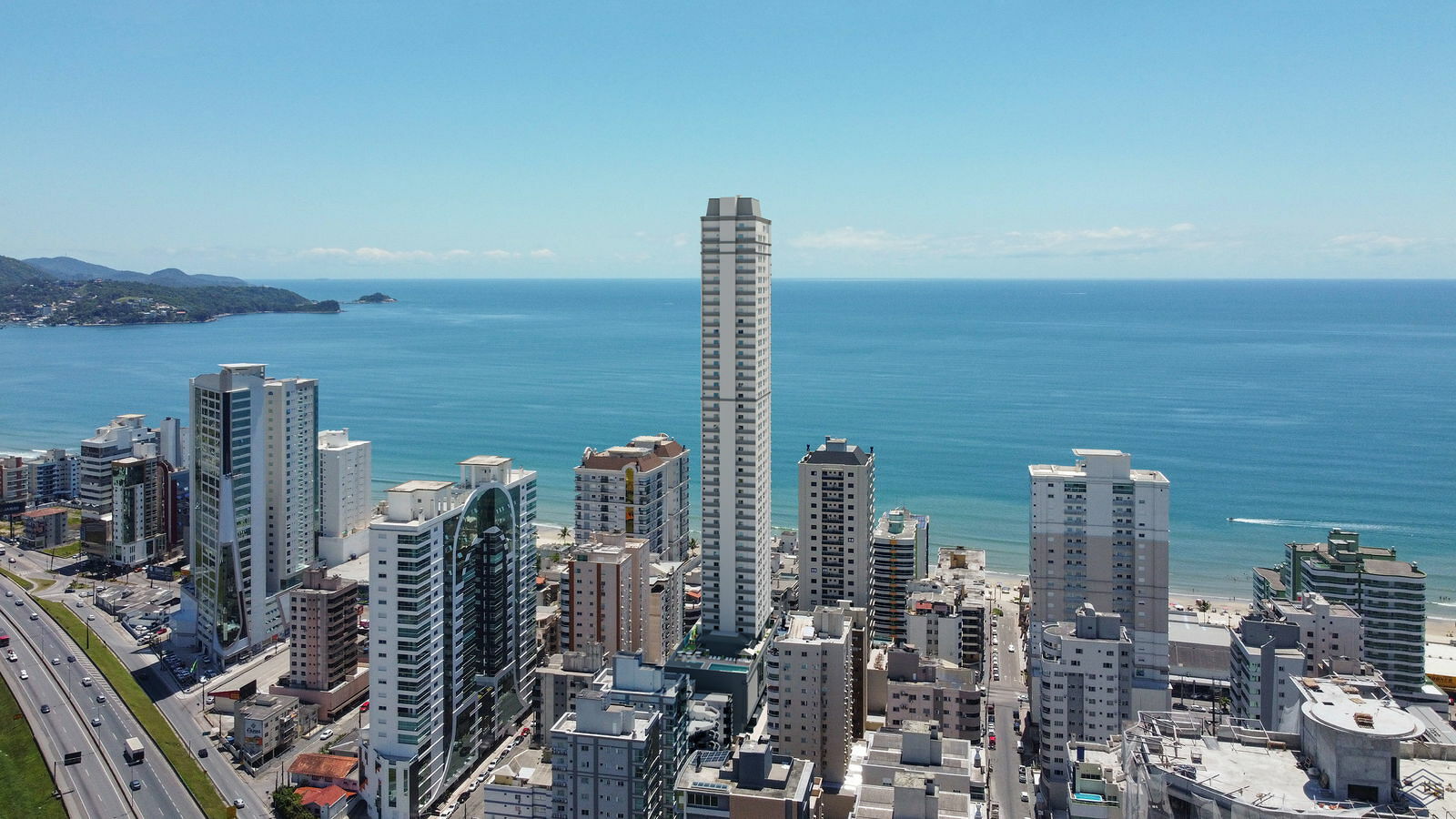 Penthouse com 5 dormitórios à venda sendo 5 suítes, 374.0 m² por - R$ 14.890.000,00 - Meia Praia - Itapema/SC
