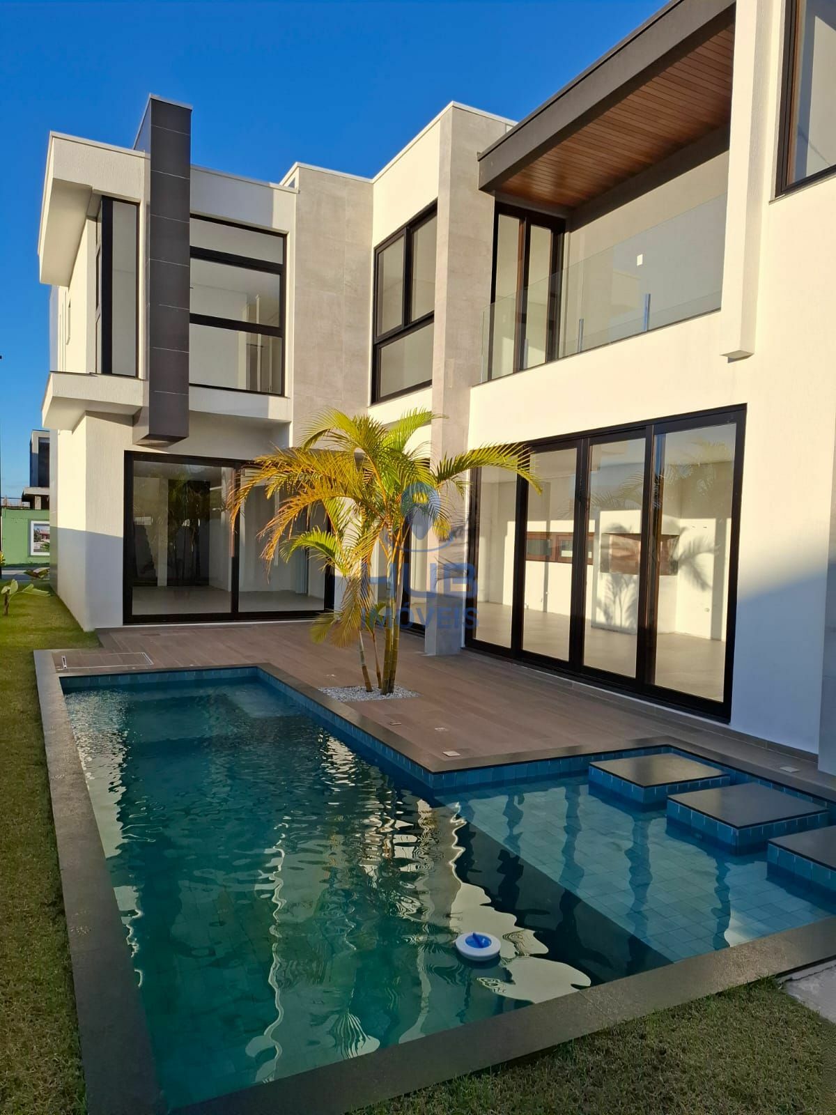 Casa com 3 dormitórios à venda sendo 3 suítes, 280.7 m² por - R$ 6.800.000,00 - Perequê - Porto Belo/SC