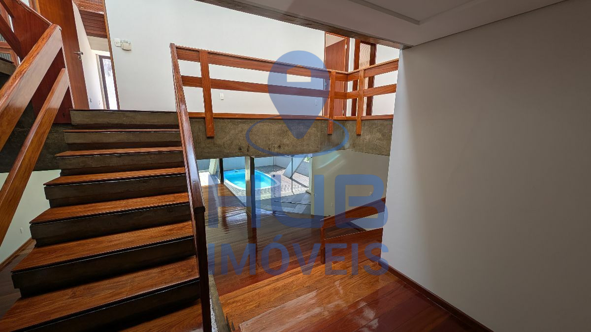 Casa, 4 quartos, 339 m² - Foto 1
