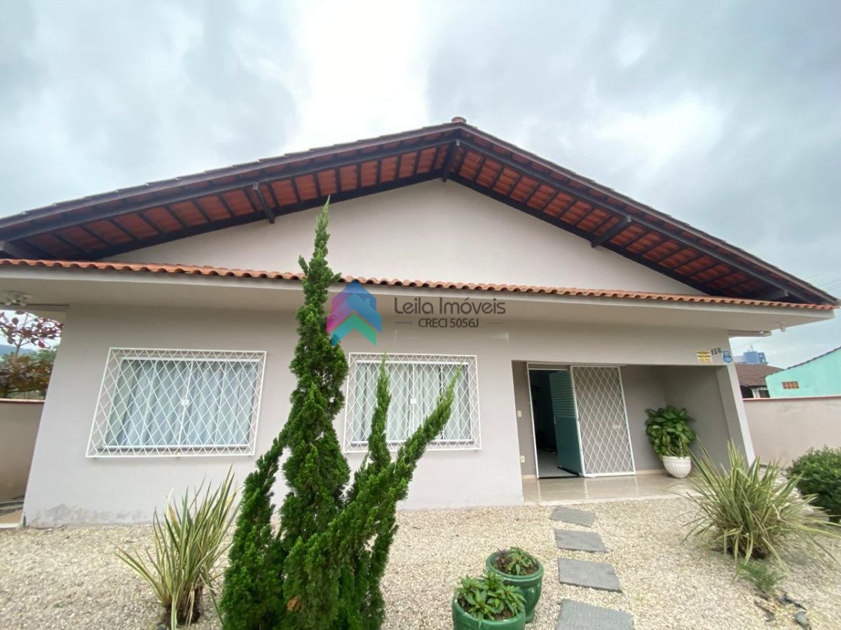 Casa à venda  no Centro - Guaramirim, SC. Imóveis