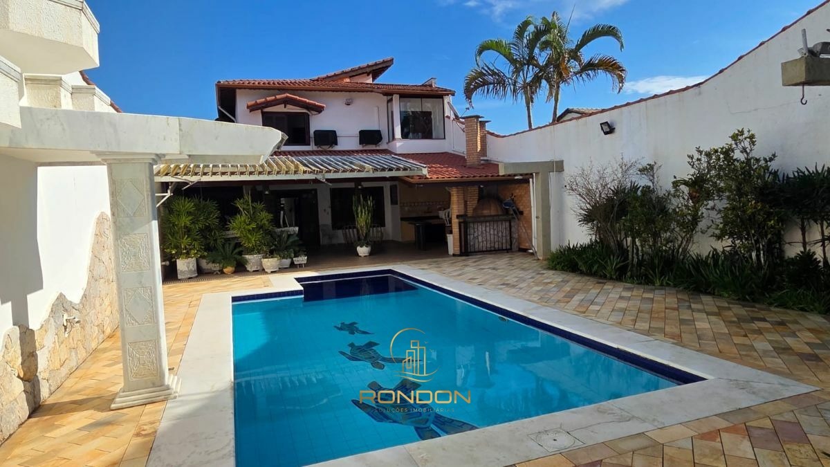 Casa, 5 quartos, 268 m² - Foto 1