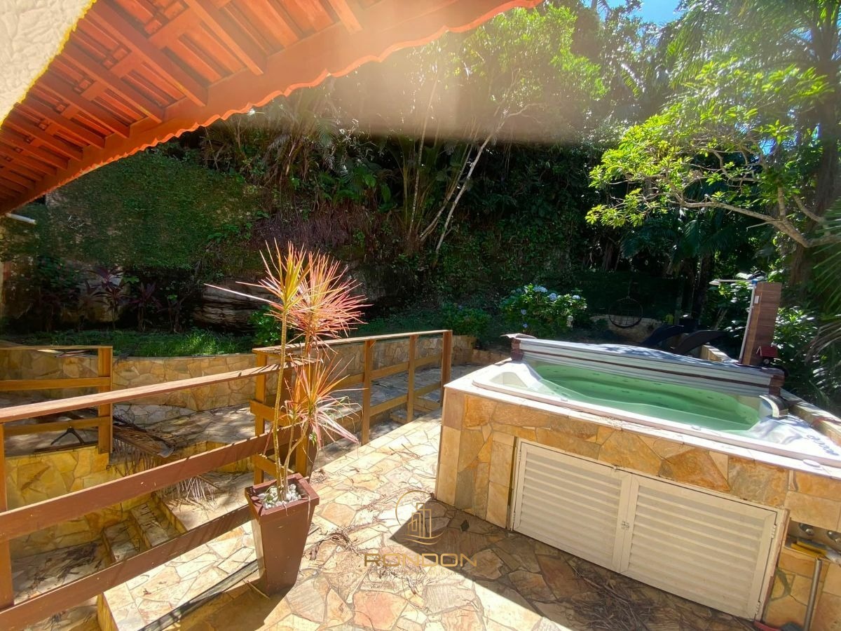 Casa, 5 quartos, 260 m² - Foto 4