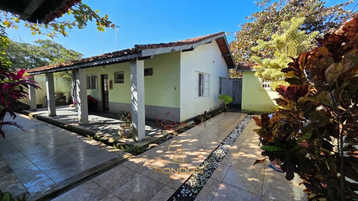 Casa 2 Dormitórios para venda em Itanhaém - SP