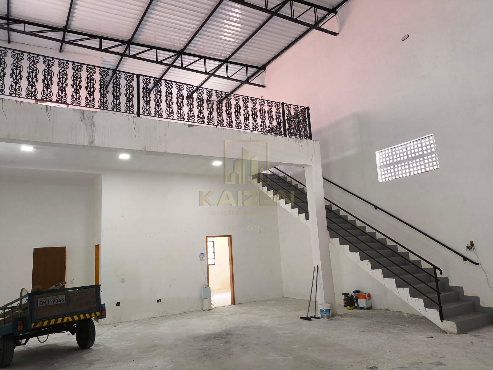 Depósito-Galpão, 240 m² - Foto 1