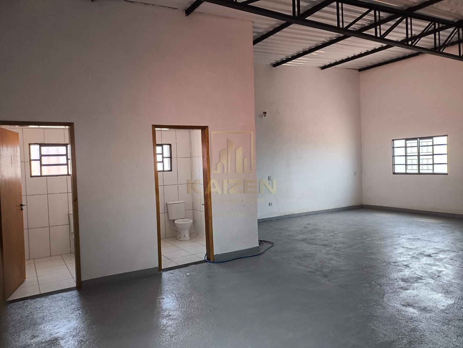 Depósito-Galpão, 240 m² - Foto 2