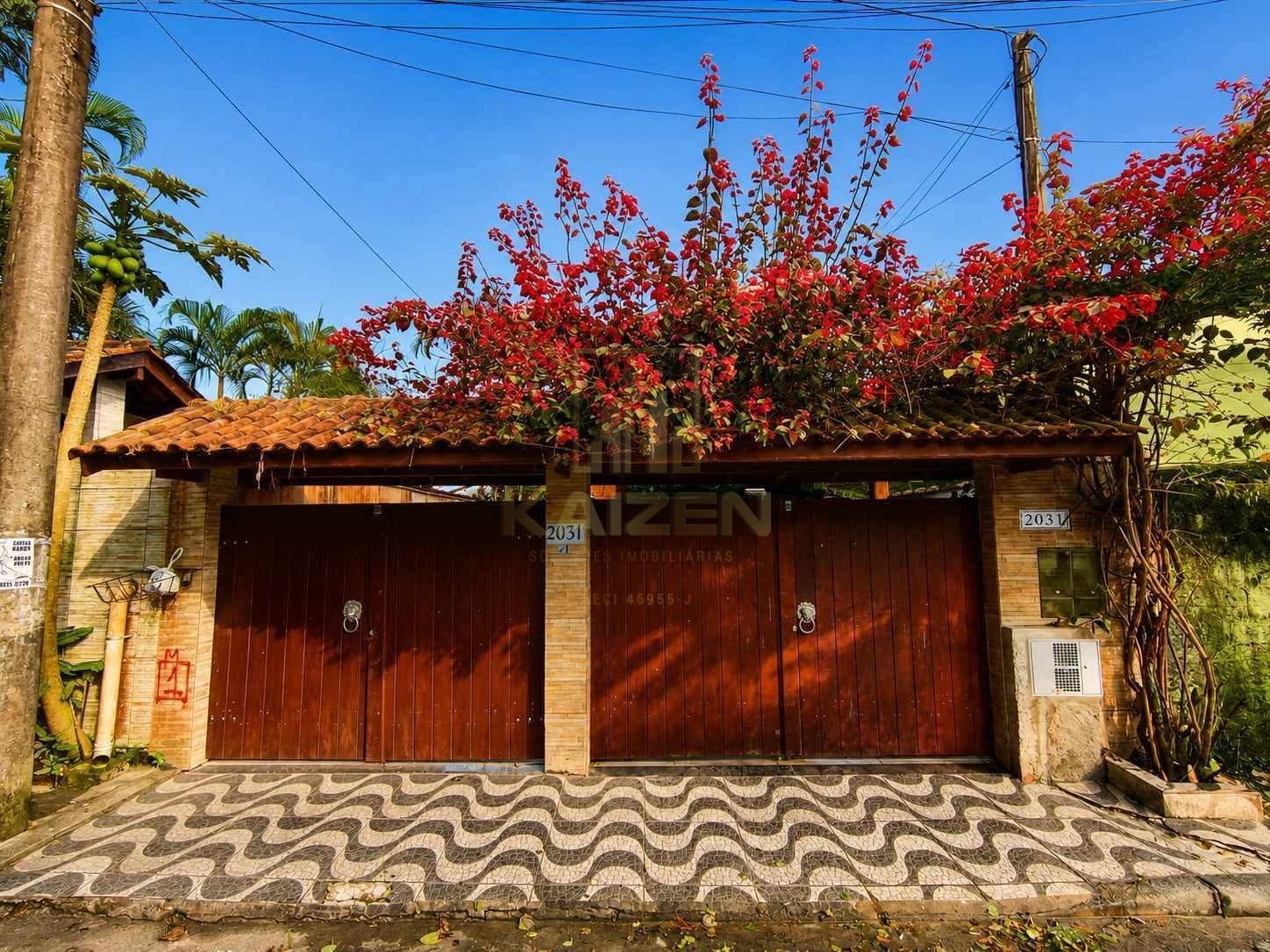 Casa, 5 quartos, 230 m² - Foto 3