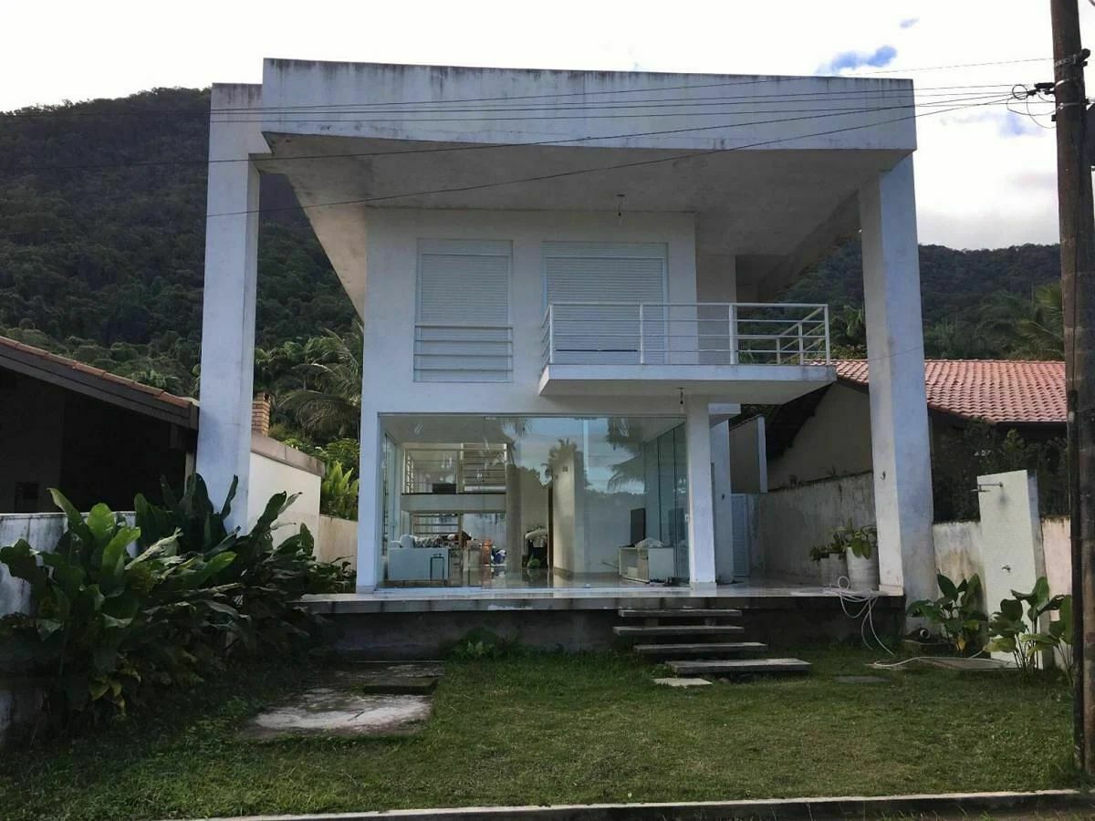 MODERNÍSSIMA CASA NO CONDOMÍNIO PEDRA VERDE  EM UBATUBA