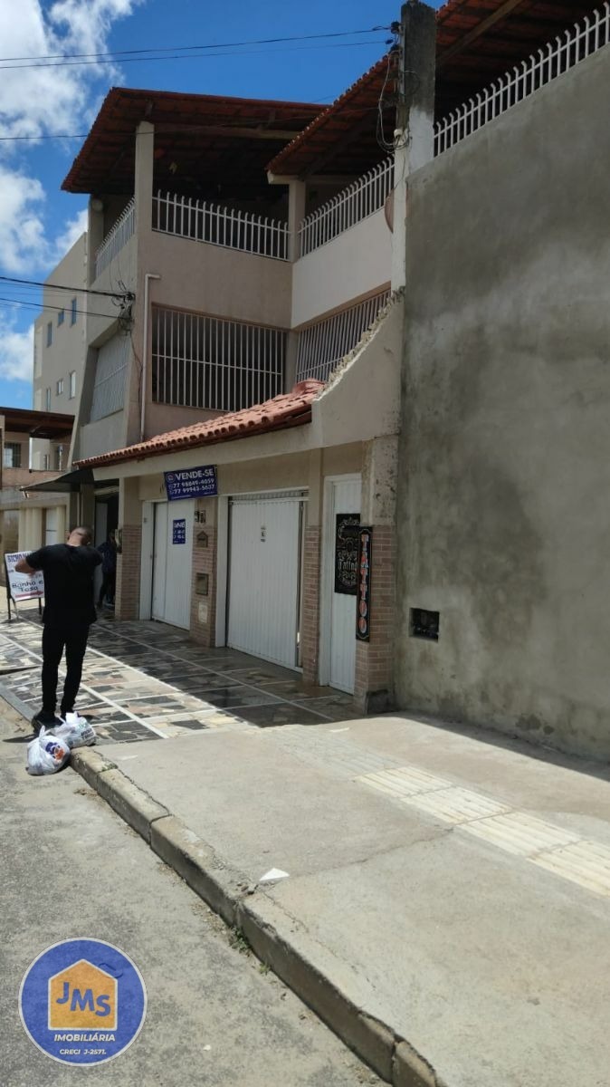 Casa com 8 Dormitórios à venda, 396 m² por R$ 1.900.000,00 Casa com 8 Dormitórios à venda, 396 m² por R$ 1.900.000,00