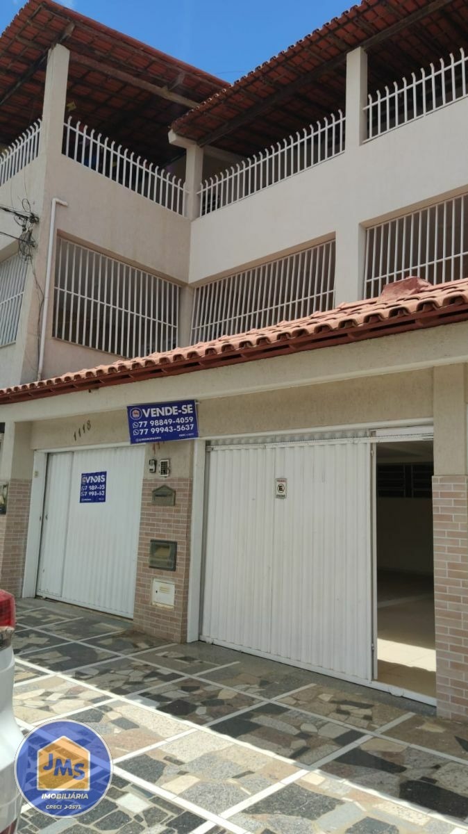 Casa com 8 Dormitórios à venda, 396 m² por R$ 1.900.000,00 Casa com 8 Dormitórios à venda, 396 m² por R$ 1.900.000,00