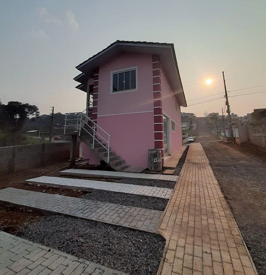 Casa à venda, por R$ 300.000,00 Casa à venda, por R$ 300.000,00