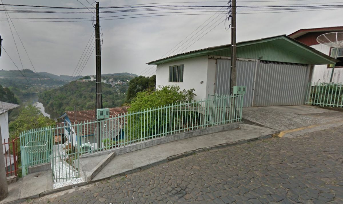 Casa à venda  no Universitário - Videira, SC. Imóveis