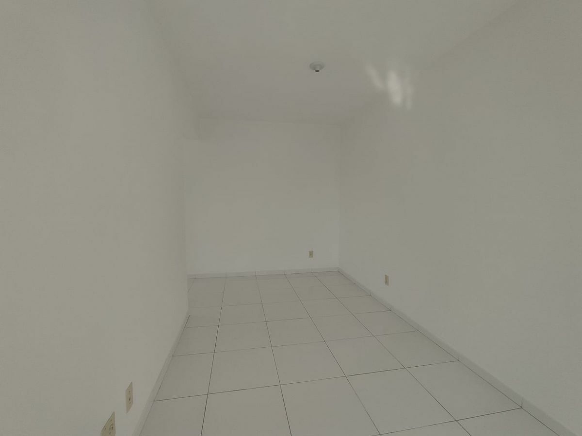 Apartamento com 2 Dormitórios à venda, 87 m² por R$ 280.000,00 Apartamento com 2 Dormitórios à venda, 87 m² por R$ 280.000,00